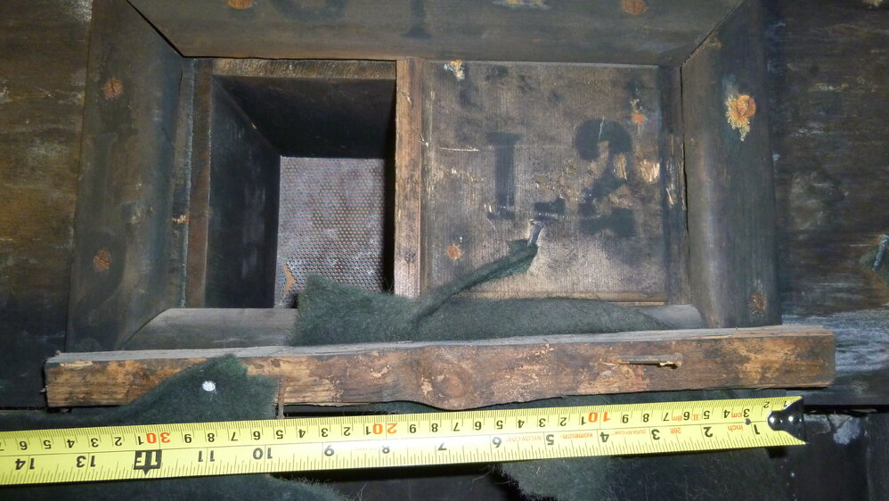 Ventilator in Scott's 'Discovery' hut (008)