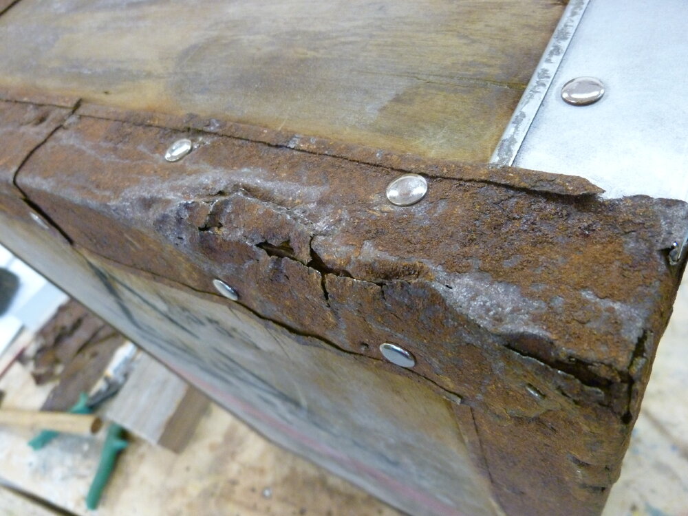 Repairing of Venesta case (004)