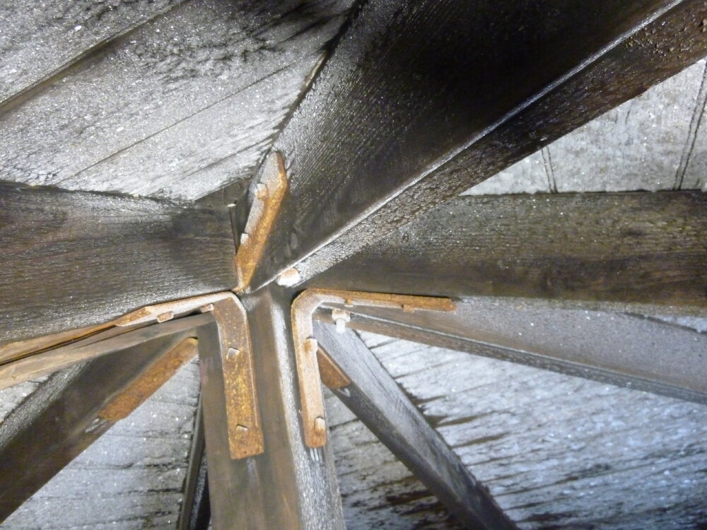 Ice ingress, ceiling in Scott's 'Discovery' hut