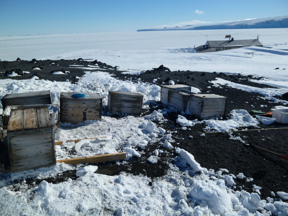 Fuel cache, Cape Evans (002)