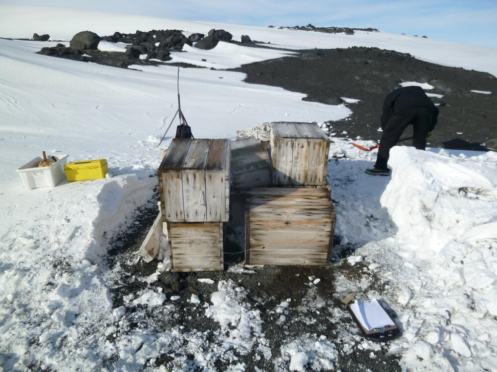 Fuel cache, Cape Evans (004)