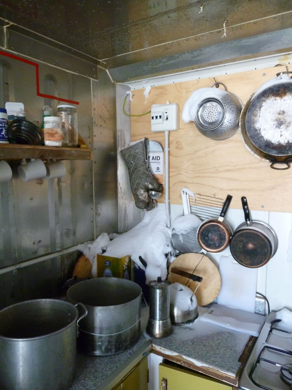 Snow ingress in field kitchen