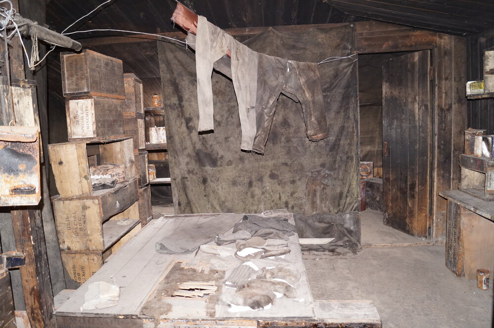 Ross Sea Party clothing, above  blubber stove