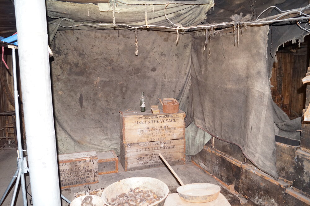 Blubber stove and provision boxes