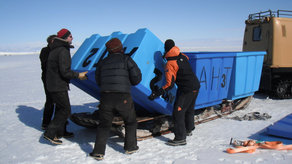 Transporting AHT cubers (001)