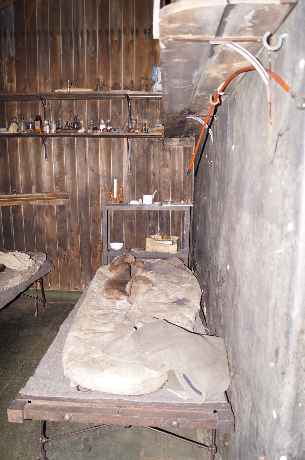 Bed coverings, Scott's 'Terra Nova' hut (009)