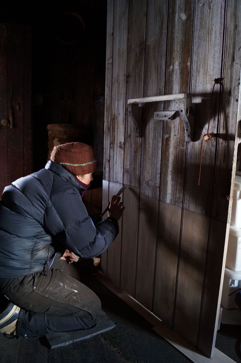 Toning of door 5, Scott's 'Terra Nova' hut