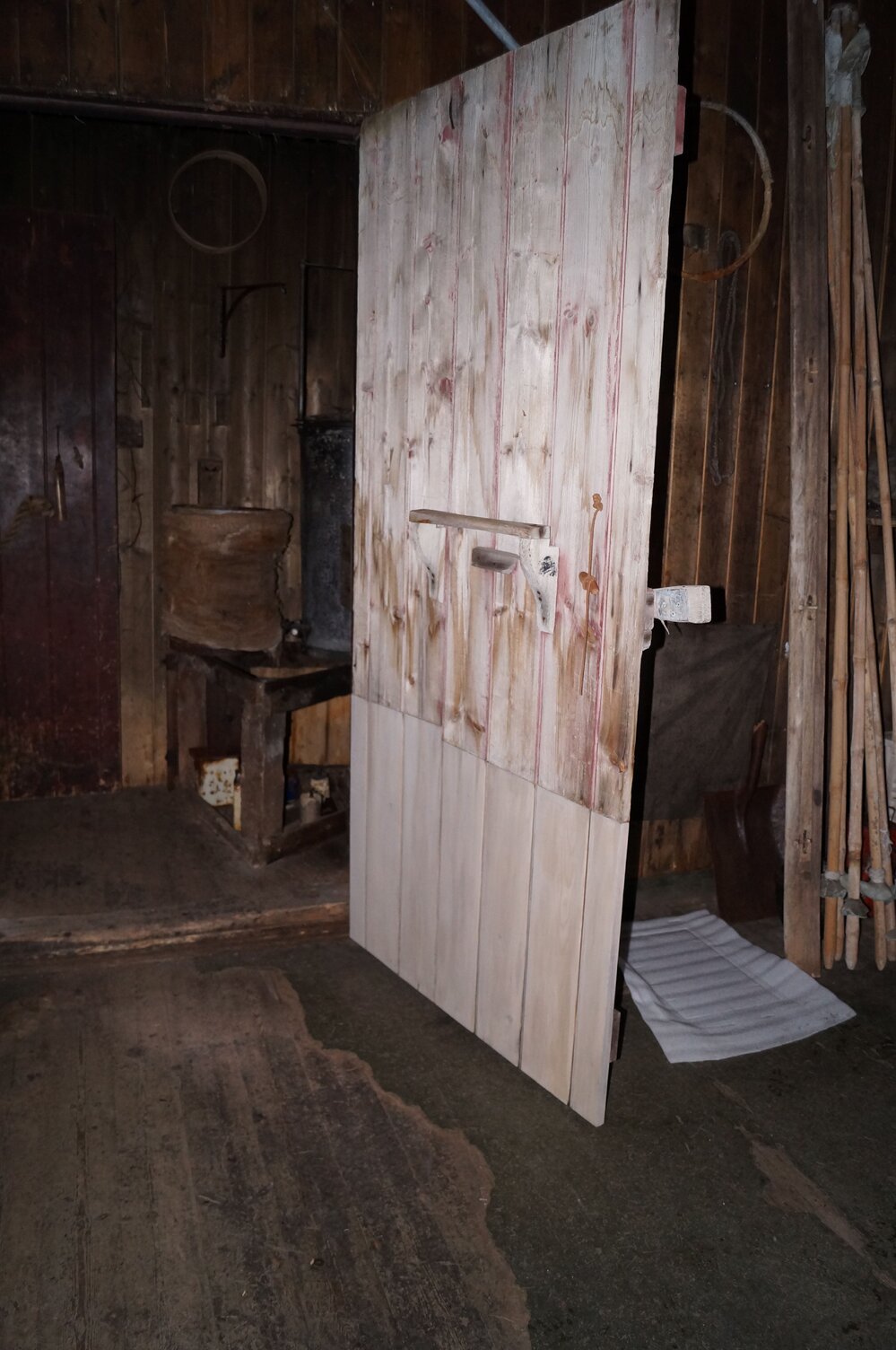 Toning of door 5, Scott's 'Terra Nova' hut (002)