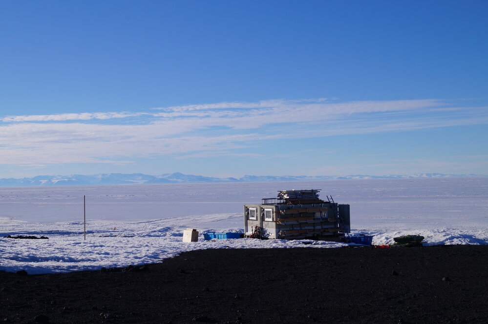 Conservation labs at Cape Evans (002)