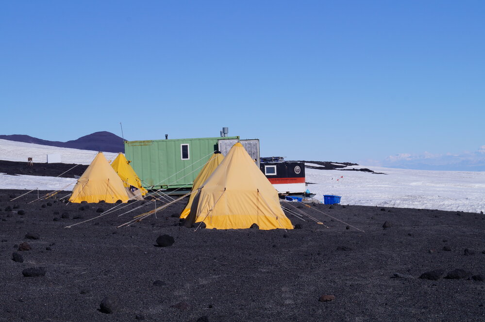Cape Evans field camp (001)