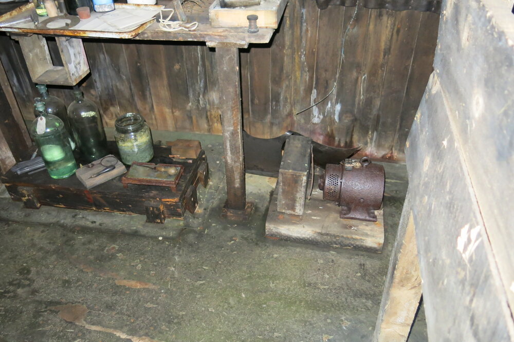 2013-14 Artefacts in the Physical Laboratory inside Scott's 'Terra Nova' hut, Cape Evans (004)