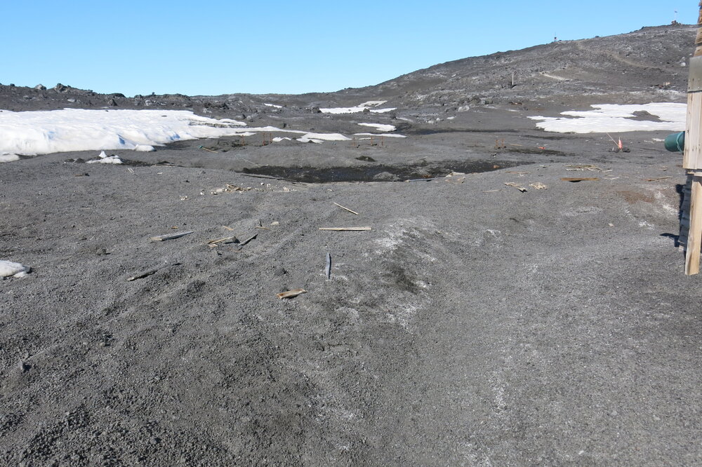 2013-14 Artefacts scattered around Scott's 'Terra Nova' hut, Cape Evans (001)