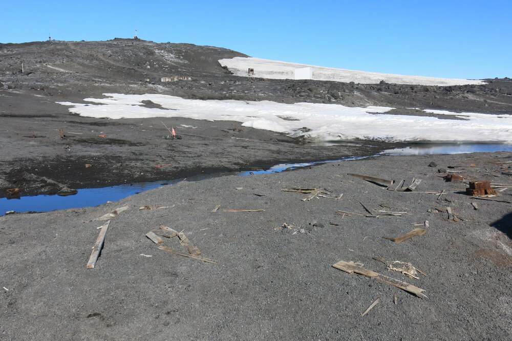 2013-14 Artefacts scattered around Scott's 'Terra Nova' hut, Cape Evans (001)