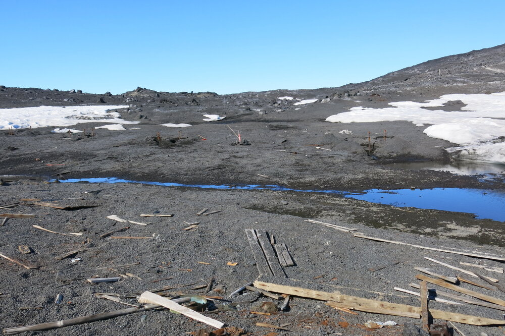 2013-14 Artefacts scattered around Scott's 'Terra Nova' hut, Cape Evans (004)