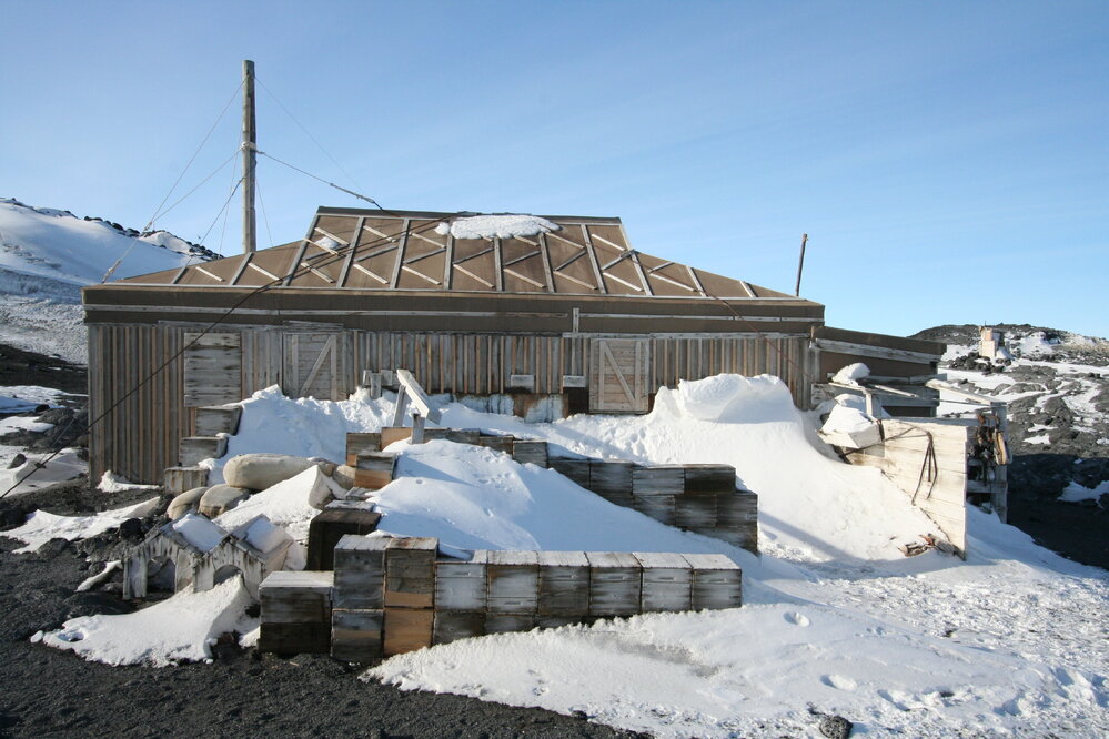 2012-13 Shackleton's 'Nimrod' hut inspection, exterior 