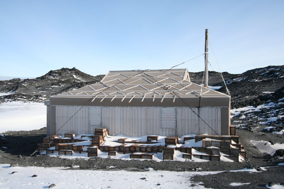 2012-13 Shackleton's 'Nimrod' hut inspection, exterior (005)