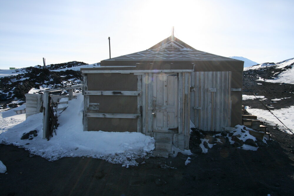 2012-13 Shackleton's 'Nimrod' hut inspection, exterior (007)