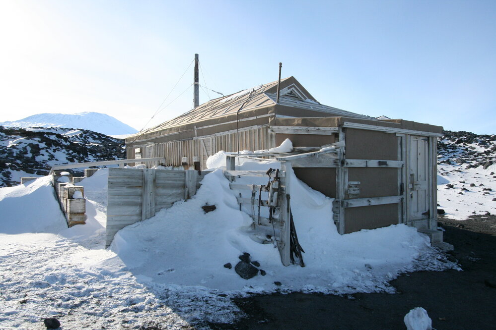 2012-13 Shackleton's 'Nimrod' hut inspection, exterior (008)