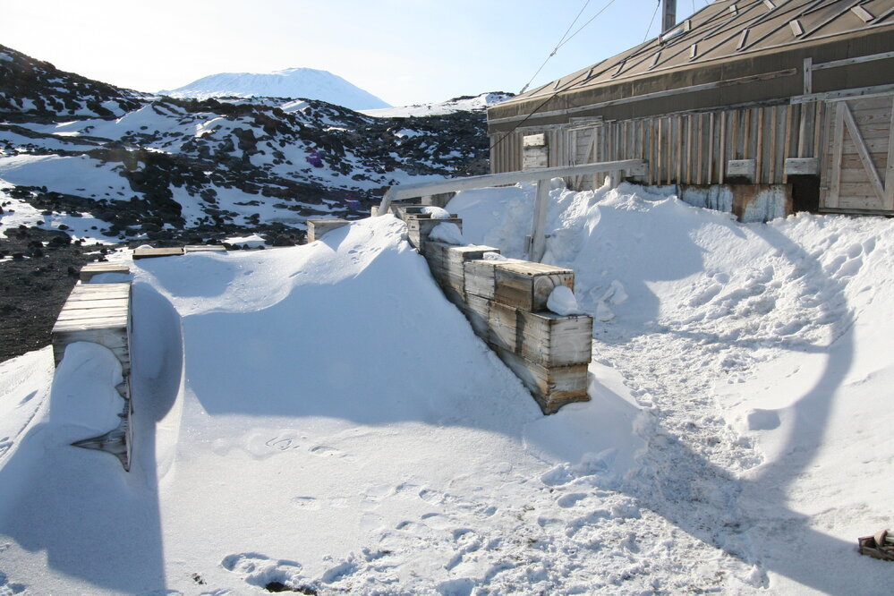 2012-13 Shackleton's 'Nimrod' hut inspection, exterior (009)