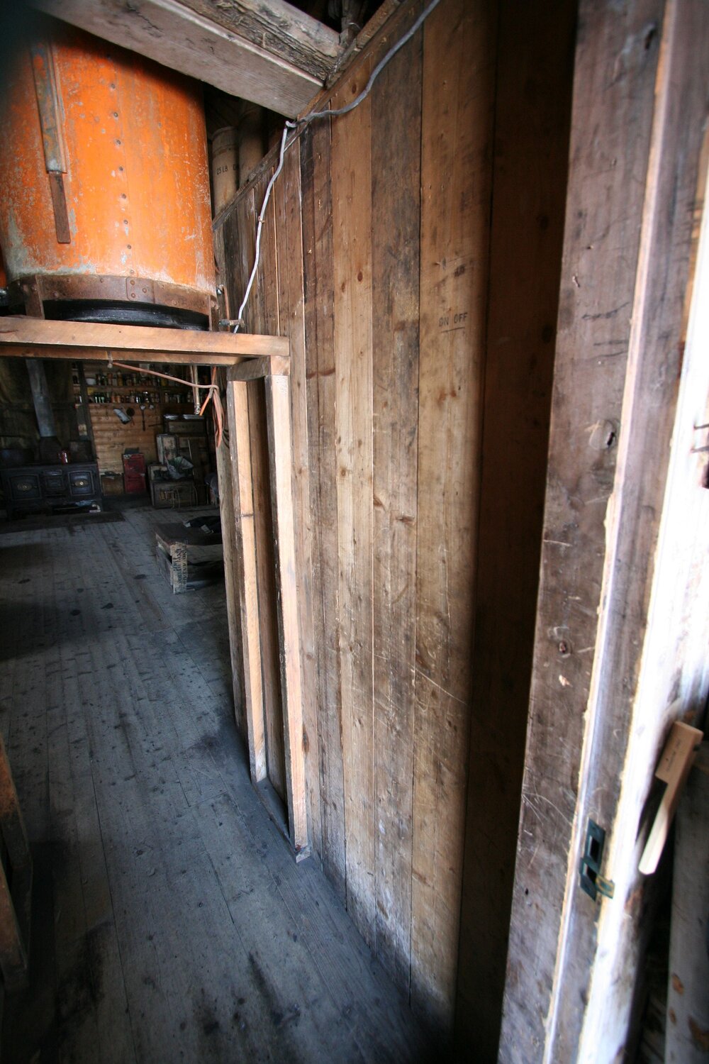 2012-13 Shackleton's 'Nimrod' hut inspection, interior (012)