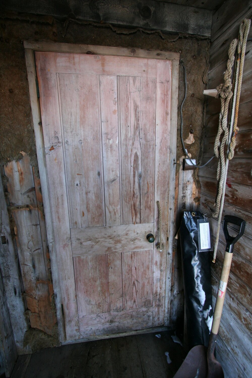 2012-13 Shackleton's 'Nimrod' hut inspection, interior (014)