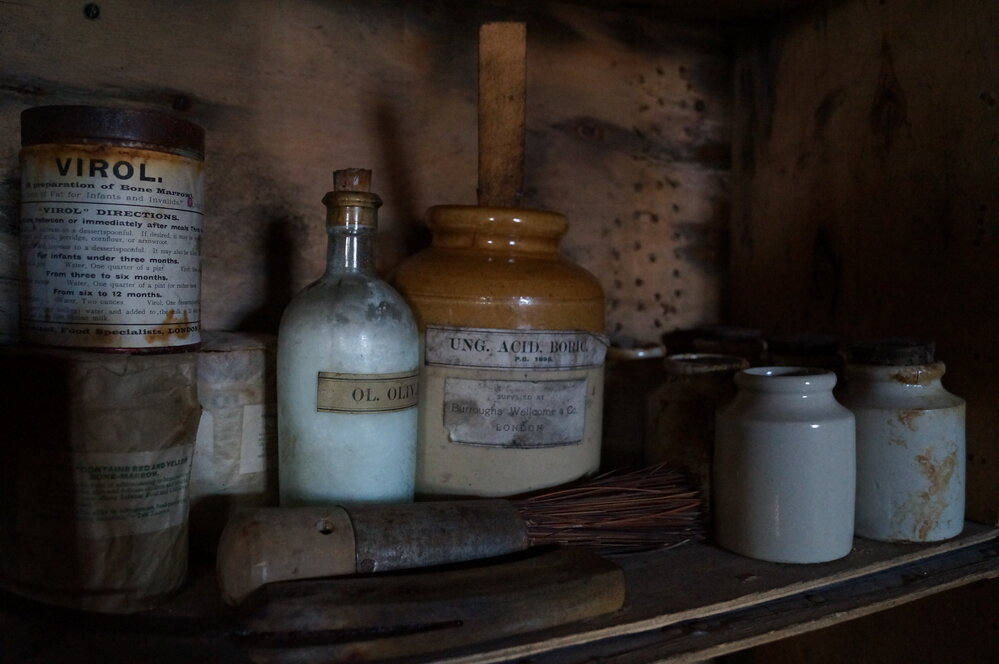 Medicinal artefacts, Shackleton's 'Nimrod' hut (001)