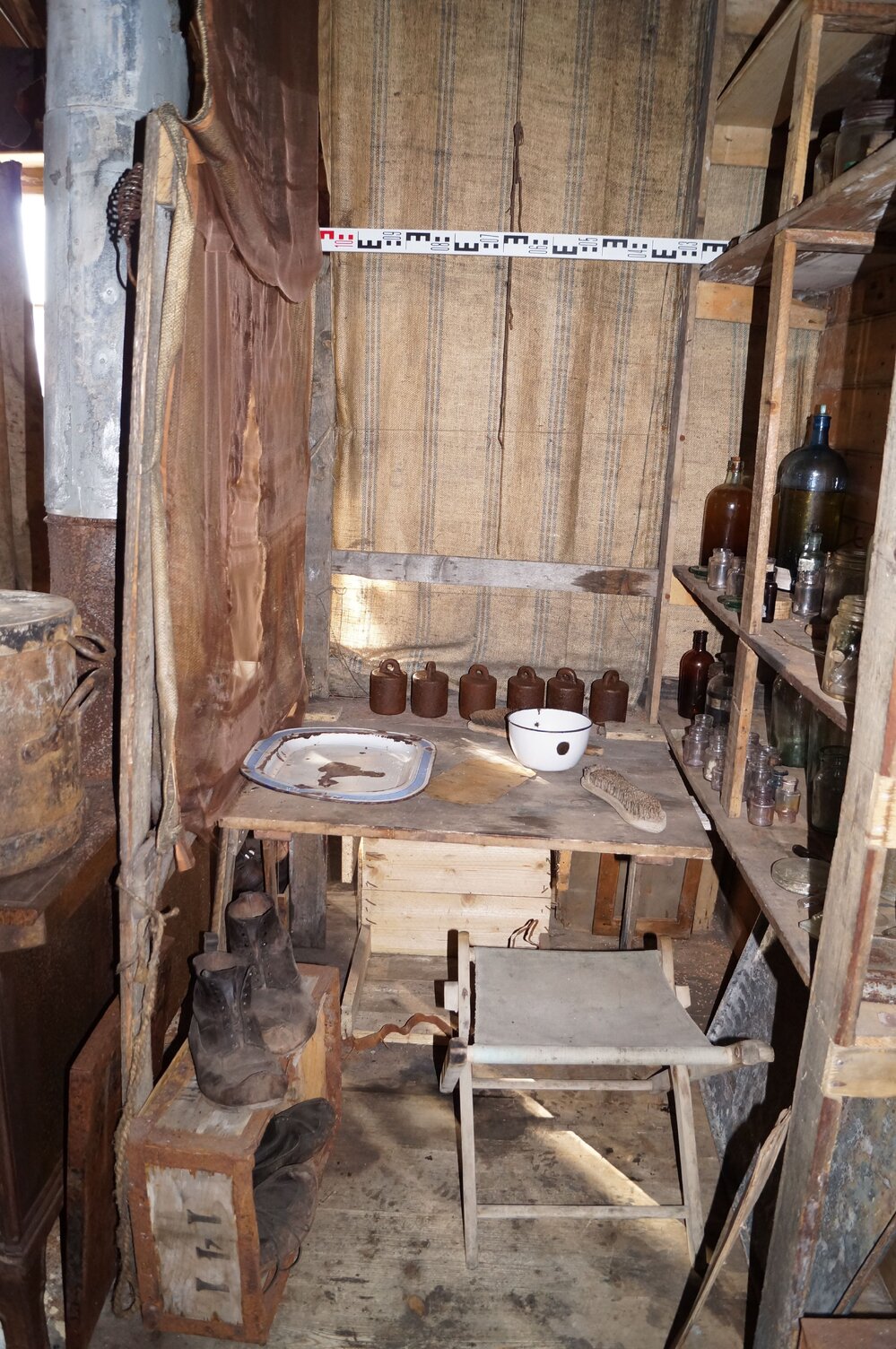 2012-13 Shackleton's 'Nimrod' hut survey, interior (040)