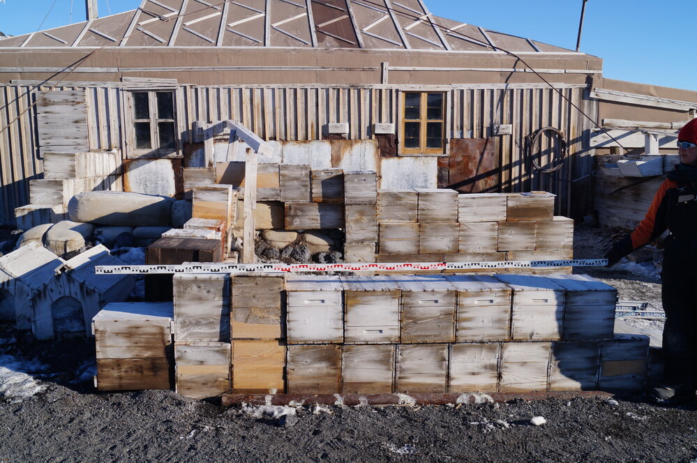 2012-13 Shackleton's 'Nimrod' hut survey, exterior (007)