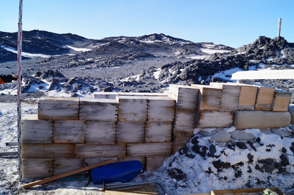 2012-13 Shackleton's 'Nimrod' hut survey, exterior (011)