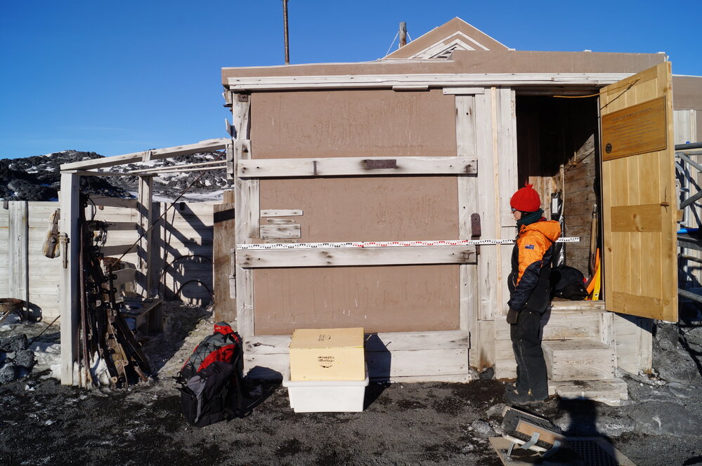 2012-13 Shackleton's 'Nimrod' hut survey, exterior (024)