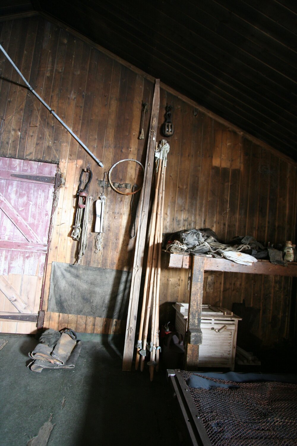 Messdeck, Scott's 'Terra Nova' hut (001)