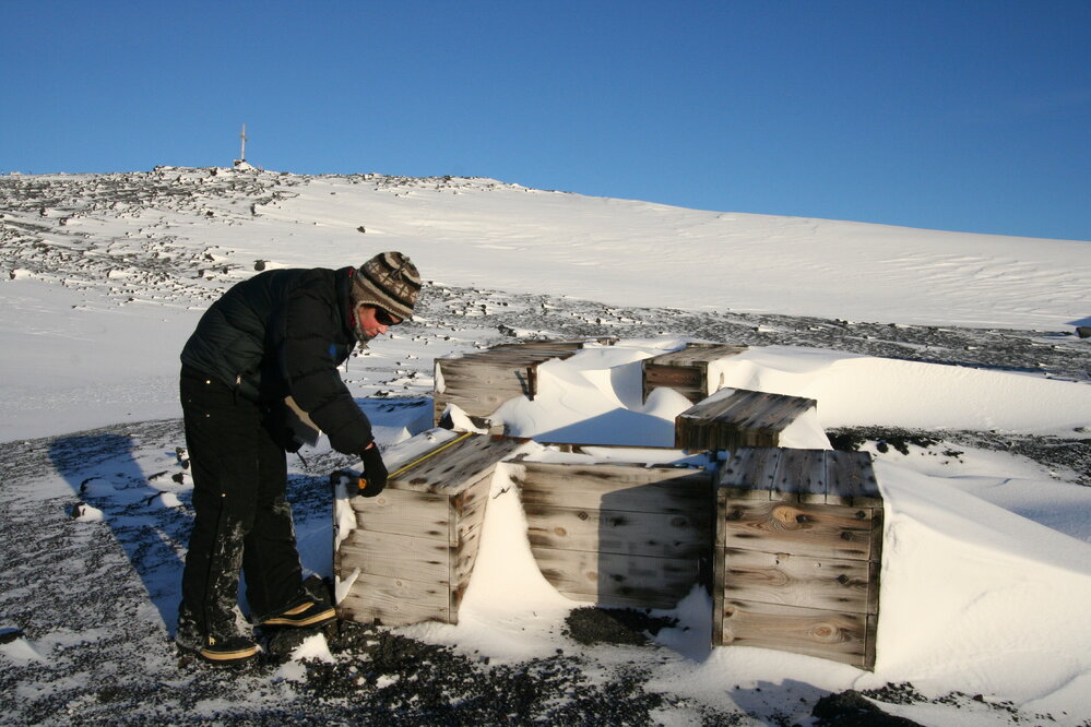 Jana Stefan measuring fuel boxes