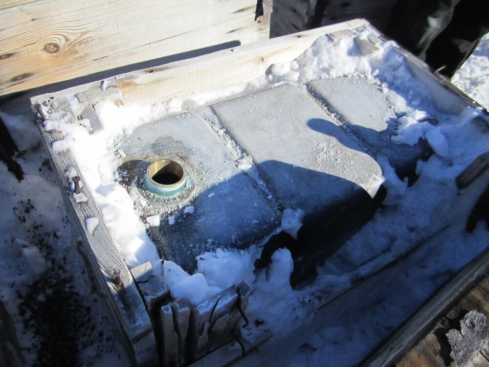 Fuel box cache at Cape Evans (002)