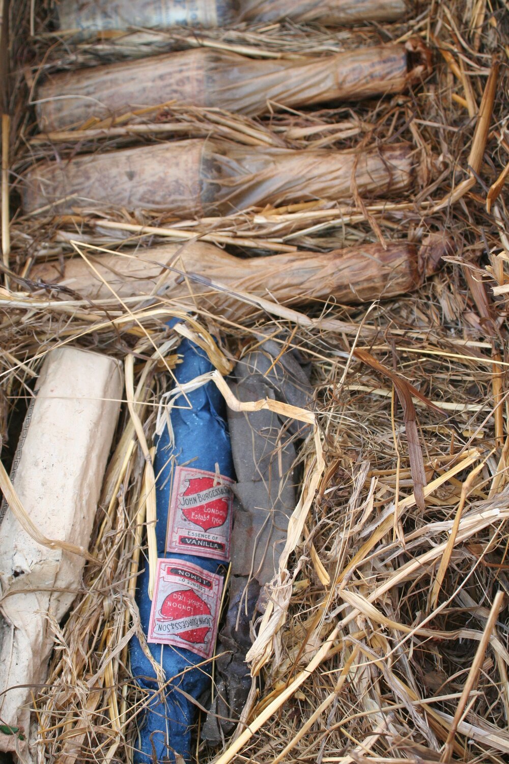 Venesta case contents (001)