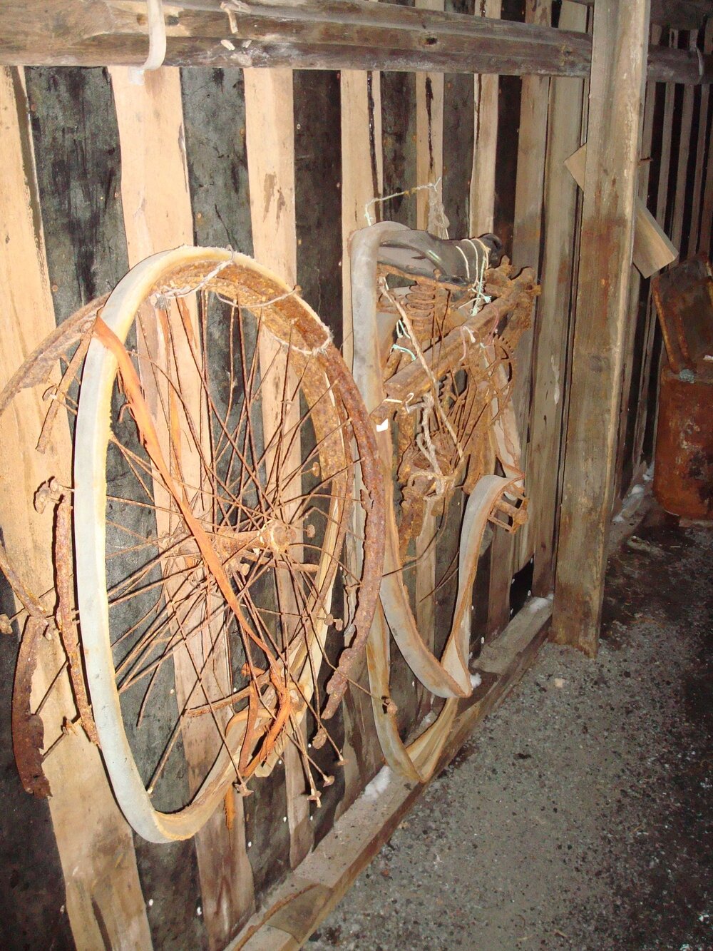 Griffith Taylor's bicycle, Annex of Scott's 'Terra Nova' Hut