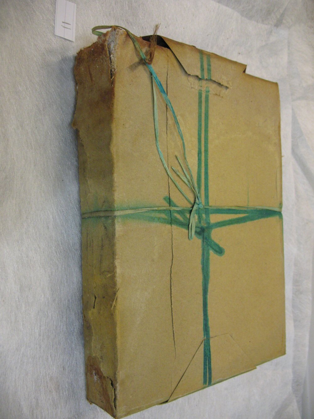 Aurora Australis ream of paper (006)