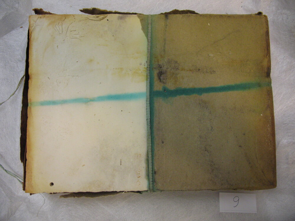 Aurora Australis ream of paper (018)