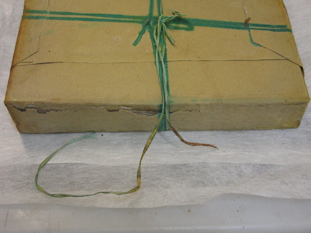 Aurora Australis ream of paper (044)