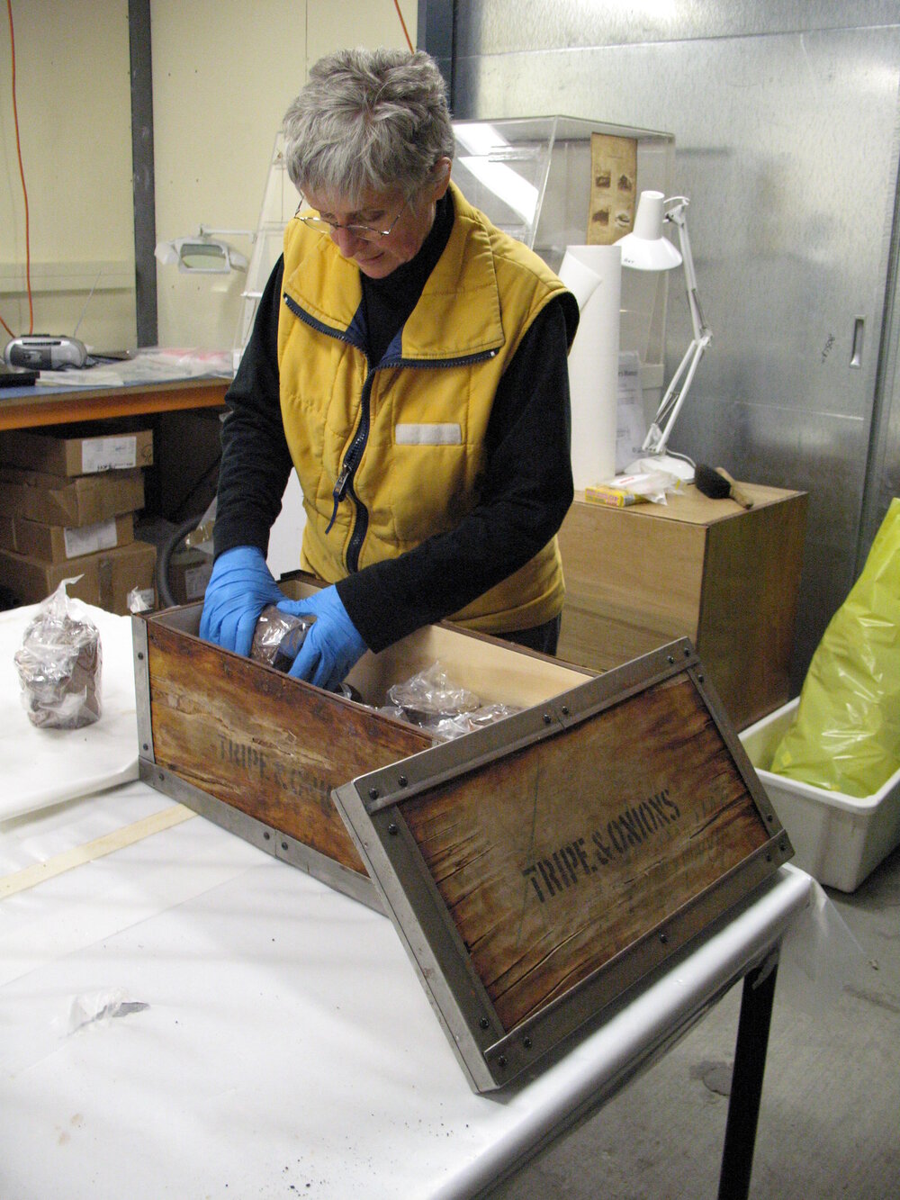 Venesta case packing project (010)