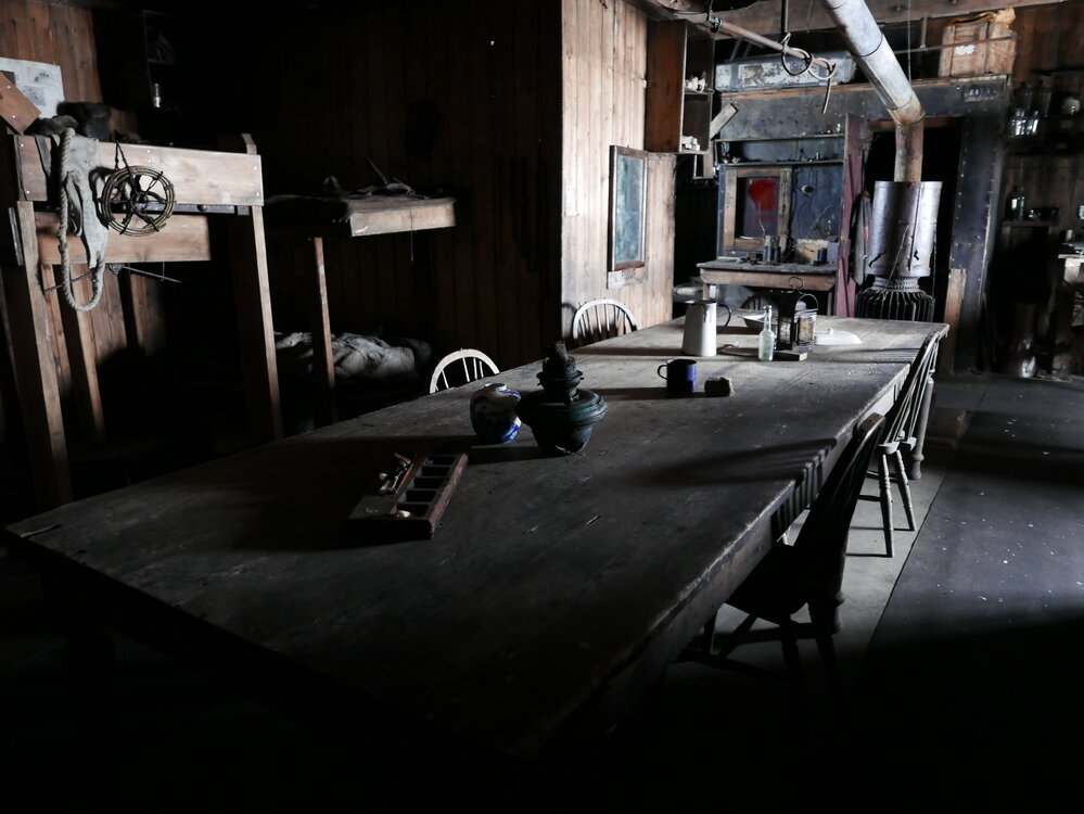 2017-18 Scott's 'Terra Nova' hut, interior, Wardroom table
