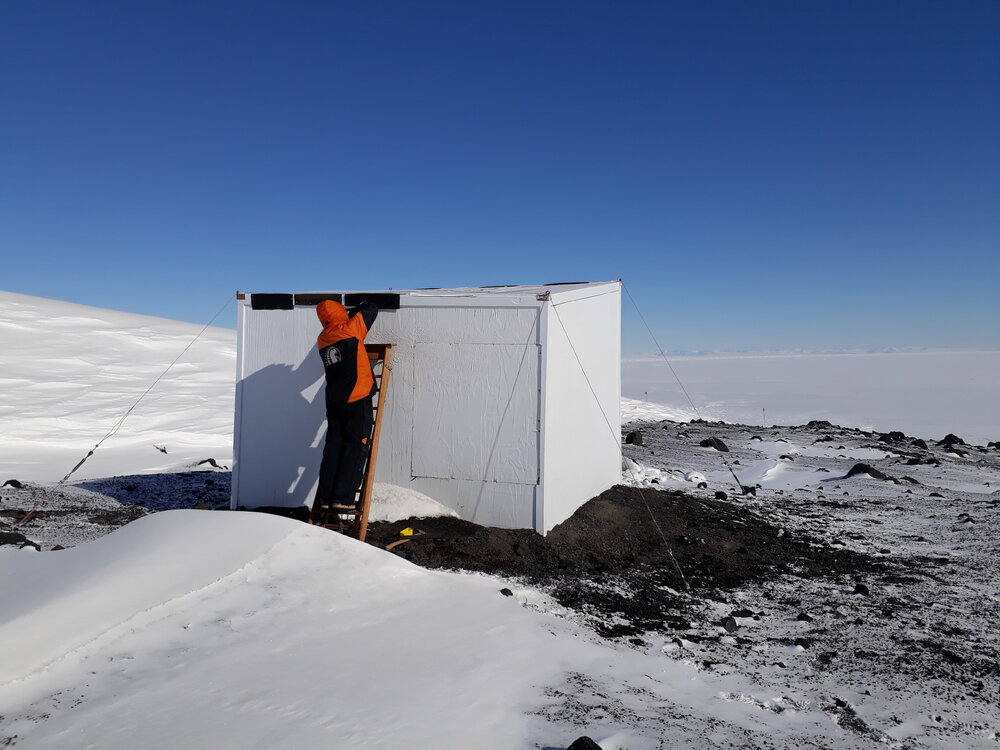 2017-18 Cape Evans magnetic hut, work task, roof cladding testing (005