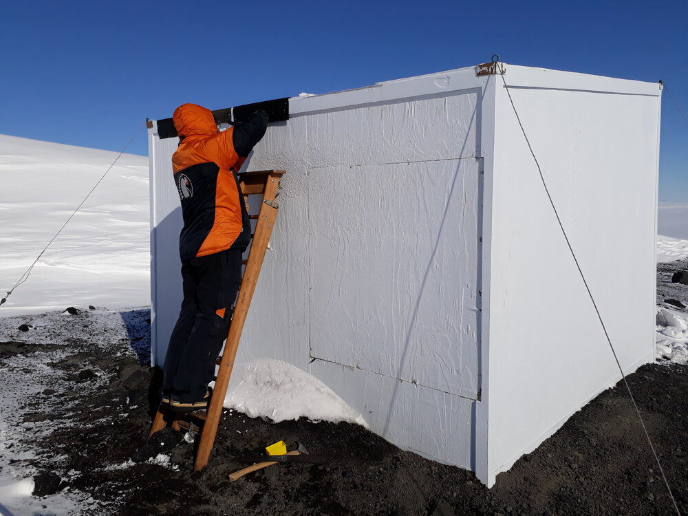2017-18 Cape Evans magnetic hut, work task, roof cladding testing (006