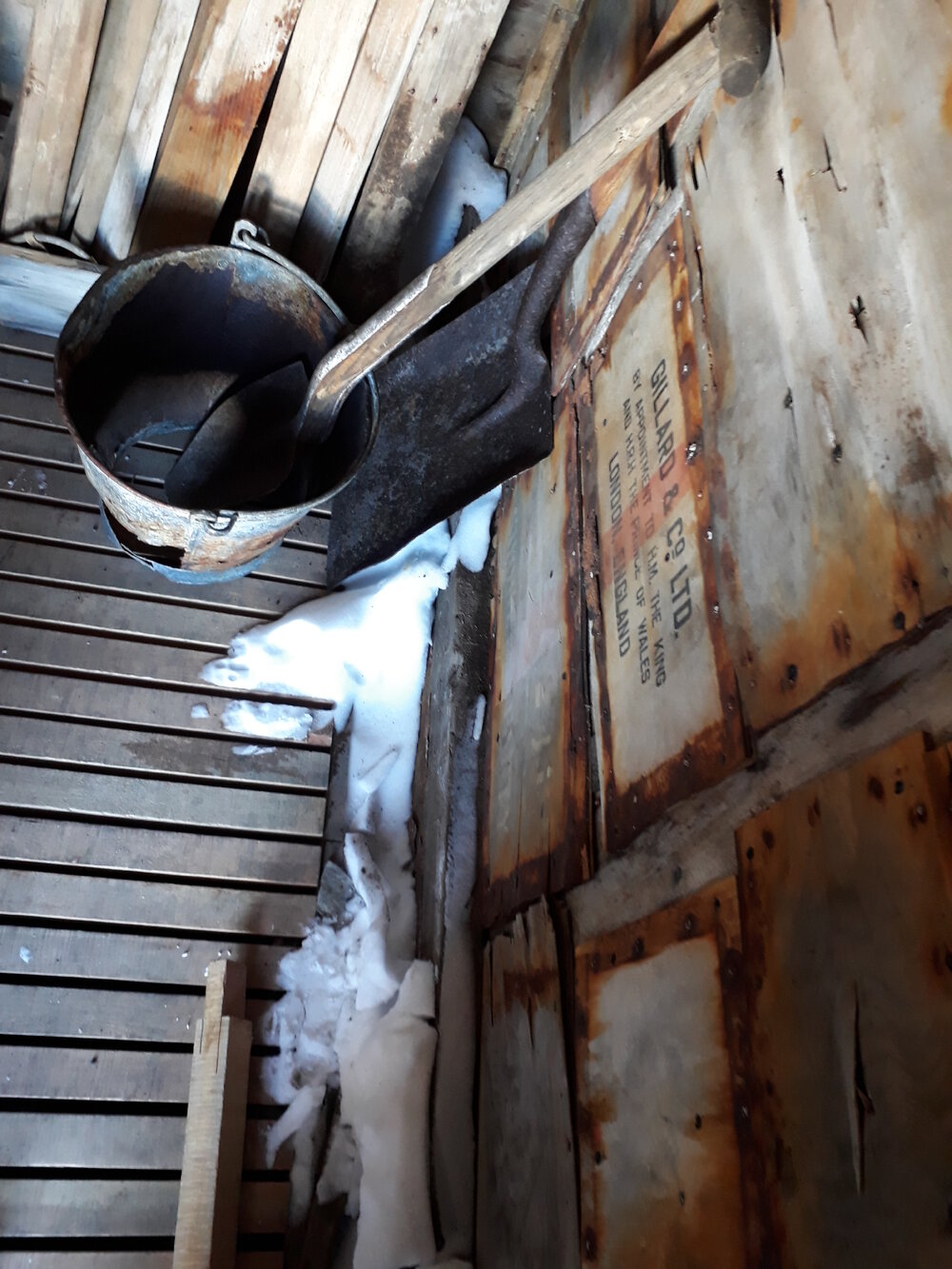 2017-18 Scott's 'Terra Nova' hut, work task, snow ingress (009)