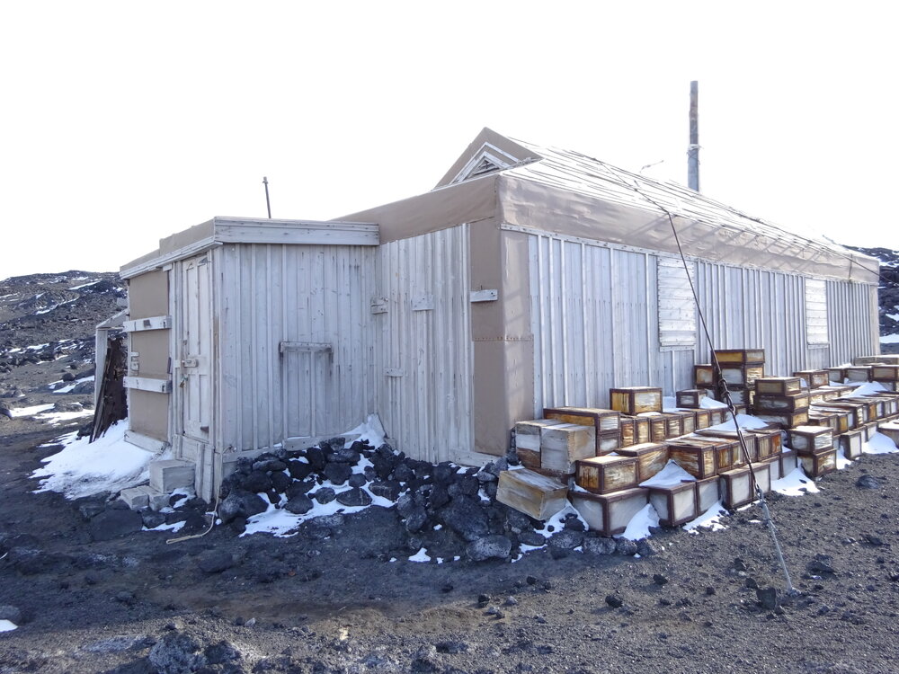 2017-18 Shackleton's 'Nimrod' hut, exterior, South-west corner