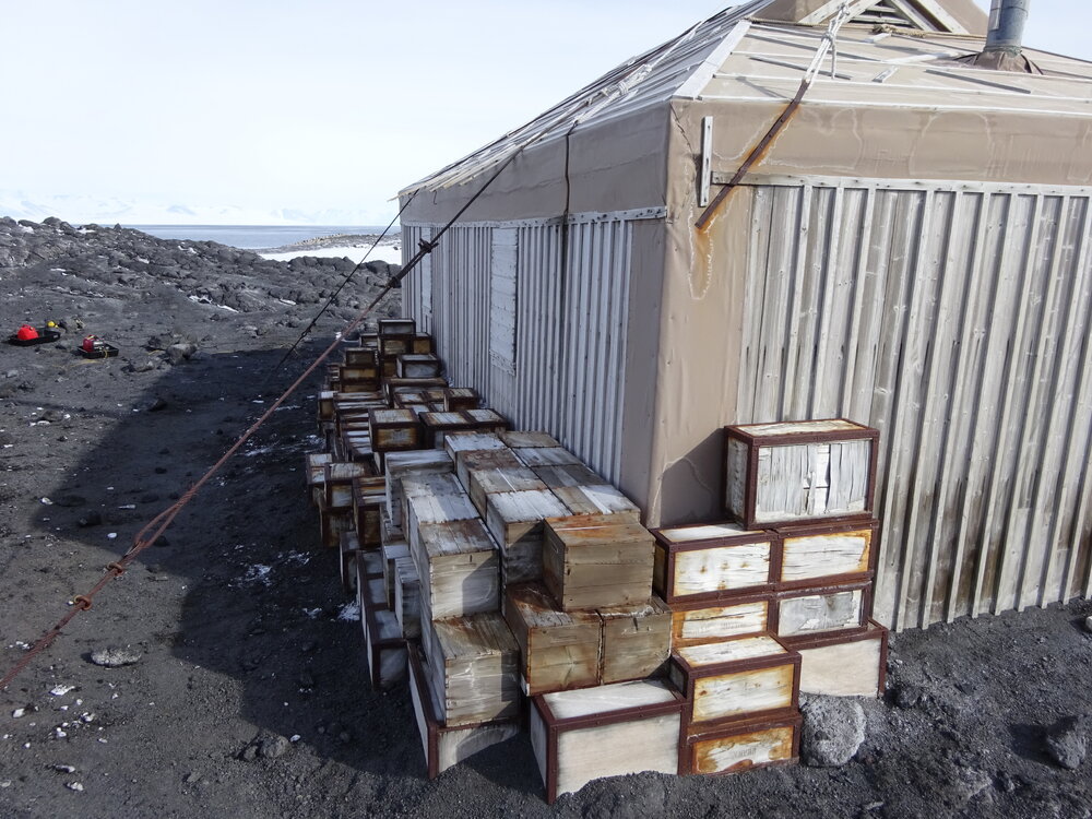 2017-18 Shackleton's 'Nimrod' hut, exterior, South-east corner