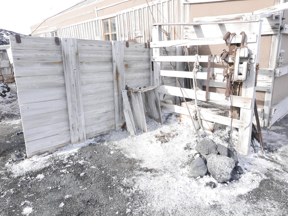 2017-18 Shackleton's 'Nimrod' hut, exterior, area adjacent to Latrine