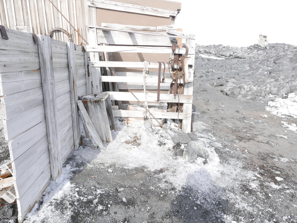 2017-18 Shackleton's 'Nimrod' hut, exterior, area adjacent to Latrine