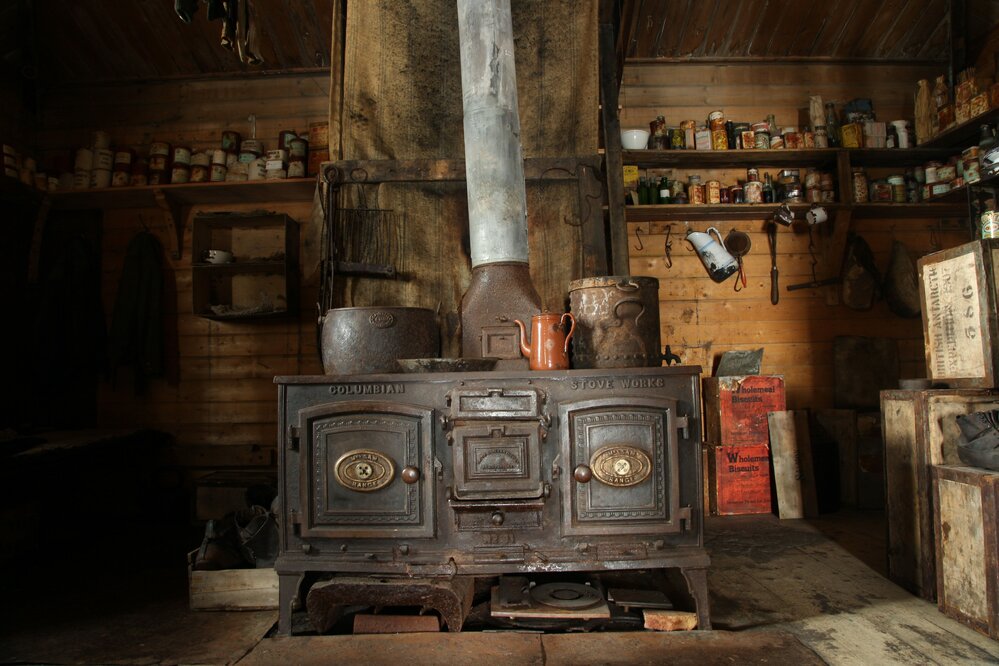2017-18 Shackleton's 'Nimrod' hut, interior, Mrs Sam stove