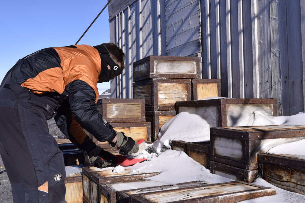 2017-18 Shackleton's 'Nimrod' hut, snow removal, Youth Ambassador Chris Ansin