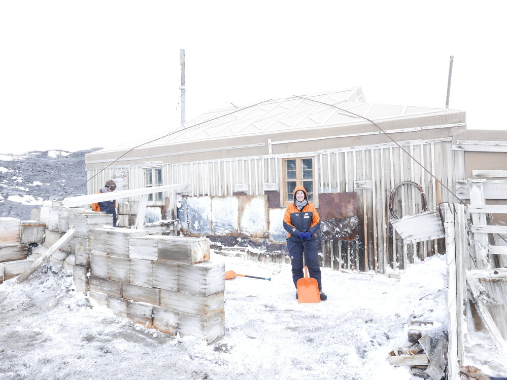 2017-18 Shackleton's 'Nimrod' hut, snow removal, AHT's Diana McCormack and Chris Ansin